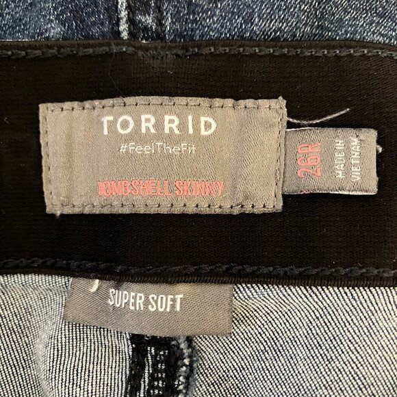 Torrid Women's Jeans Bombshell Skinny Size 26 Blue Dark Wash Super Soft Stretch - Picture 5 of 7
